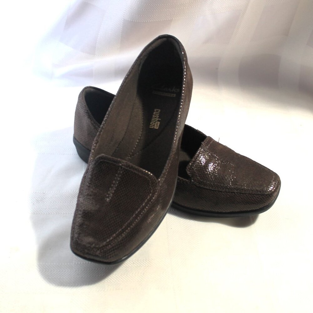 Clarks Haydn Gloss Soft Cushion Loafers, 7M - Picture 2 of 10